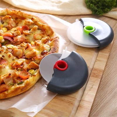 Couteau à pizza vous fait économiser temps et argent