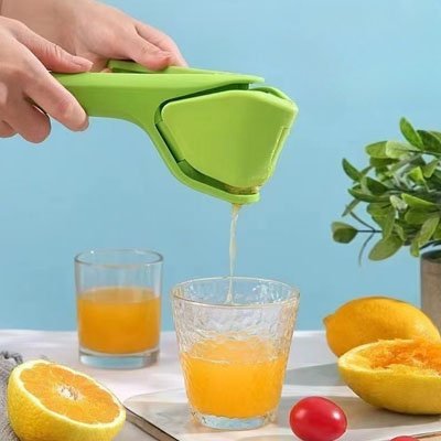 Presse citron manuel pour déguster verre de jus frais