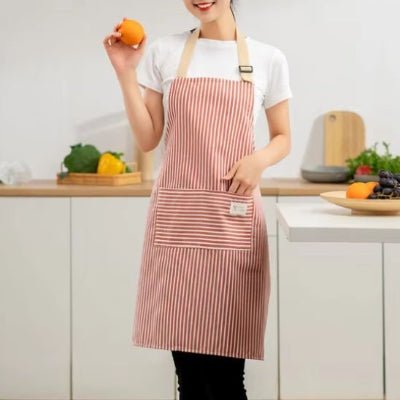 Tablier de cuisine conçu avec une sangle de cou réglable et une bavette réglable