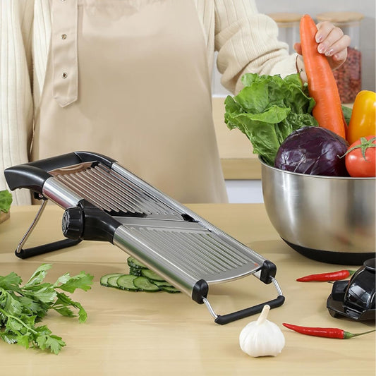 Mandoline japonaise chef prepare salade inoxocut