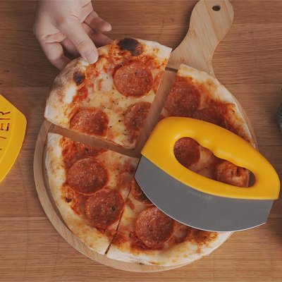 Couteau à pizza conçu en acier inoxydable 