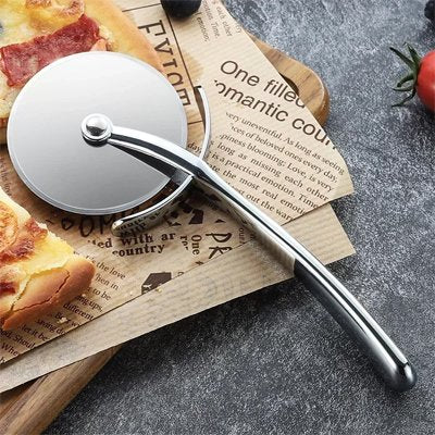 Couteau à pizza vous fait sauver du temps 