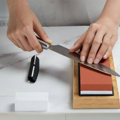 Pierre à aiguiser avec 4 types de grains pour tous vos couteaux