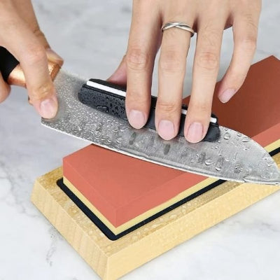Pierre à aiguiser avec base en bambou antidérapante