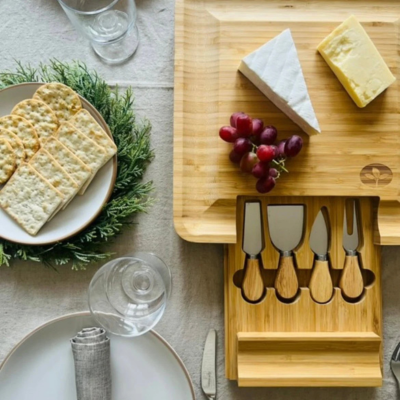 planche a decouper couteaux fromage inclus