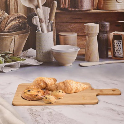 planche a découper en bois peut servir de plateaux à fromages